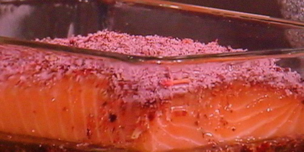 Как приготовить лосося, засоленного в листьях чая каркаде