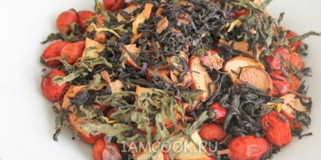 Рецепт сушеного чая с мятой, яблоком и шиповником