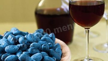Рецепт Домашнего вина из жимолости