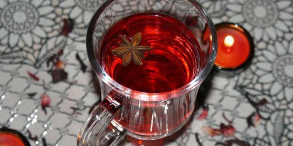 Как приготовить безалкогольный глинтвейн из каркаде