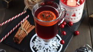 Рецепт Безалкогольного клюквенного глинтвейна