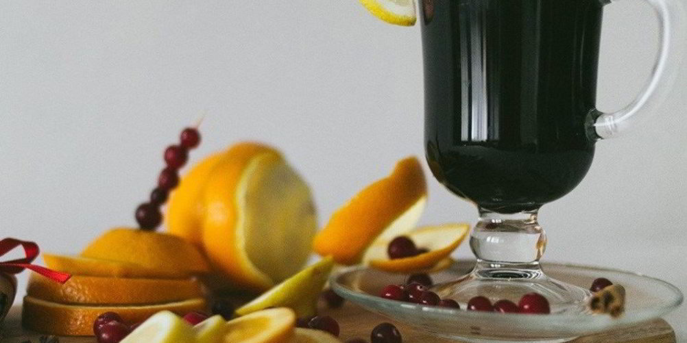 Как приготовить глинтвейн с фруктами и специями