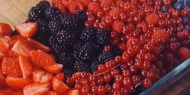 Рецепт ягодного киселя-ассорти роте грюце