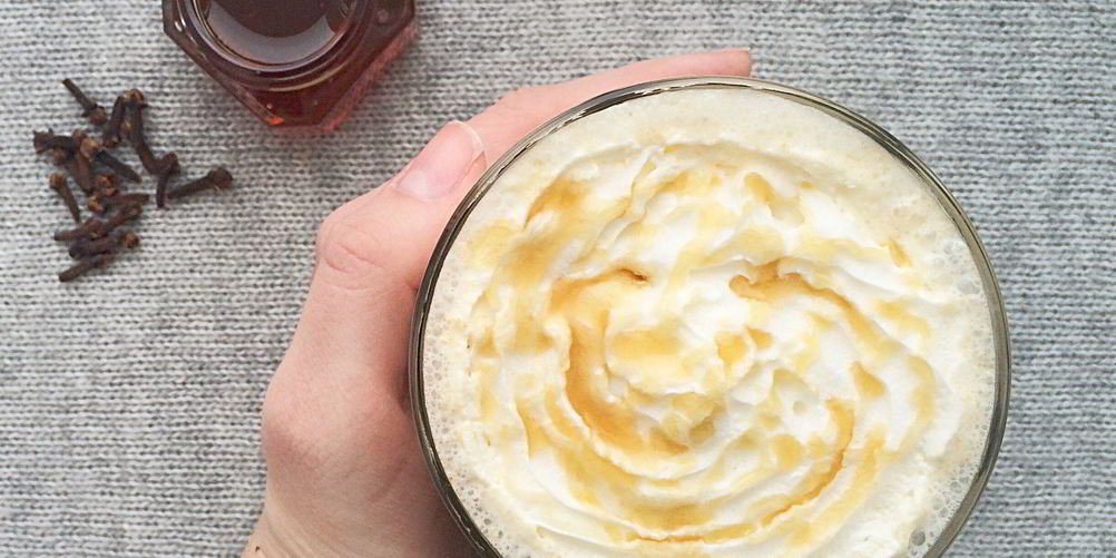 Как приготовить кофе латте с гвоздикой и гречишным медом