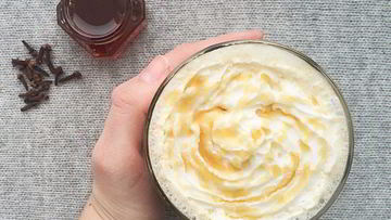Рецепт Кофе латте с гвоздикой и гречишным медом