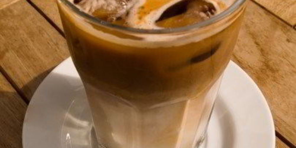 Как приготовить ледяной кофе с имбирем и корицей