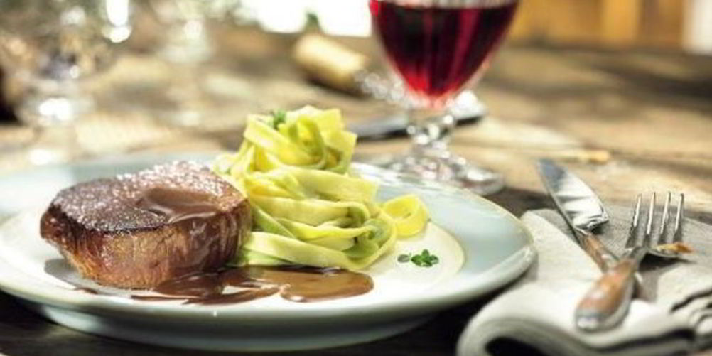 Как приготовить медальоны из оленины в кофейном соусе