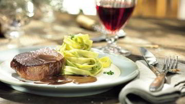 Рецепт Медальонов из оленины в кофейном соусе