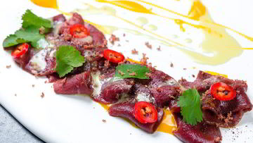 Рецепт Строганины из северного оленя с соусом из манго