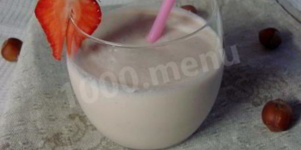 Как приготовить коктейль бананово-клубничный