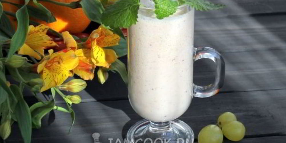 Как приготовить коктейль из шампанского с клубникой