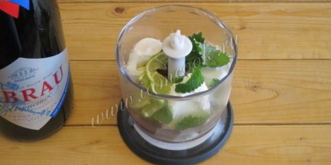 Рецепт коктейля из шампанского с клубникой