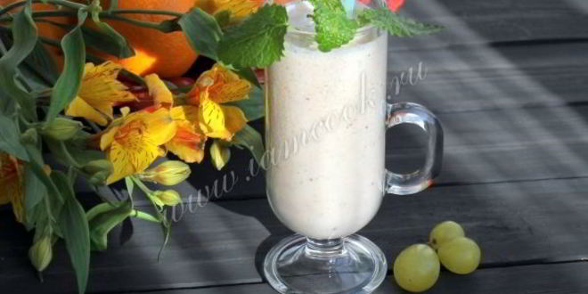 Рецепт коктейля из шампанского с клубникой