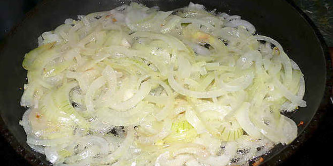 Рецепт коктейля морского в сметане с луком