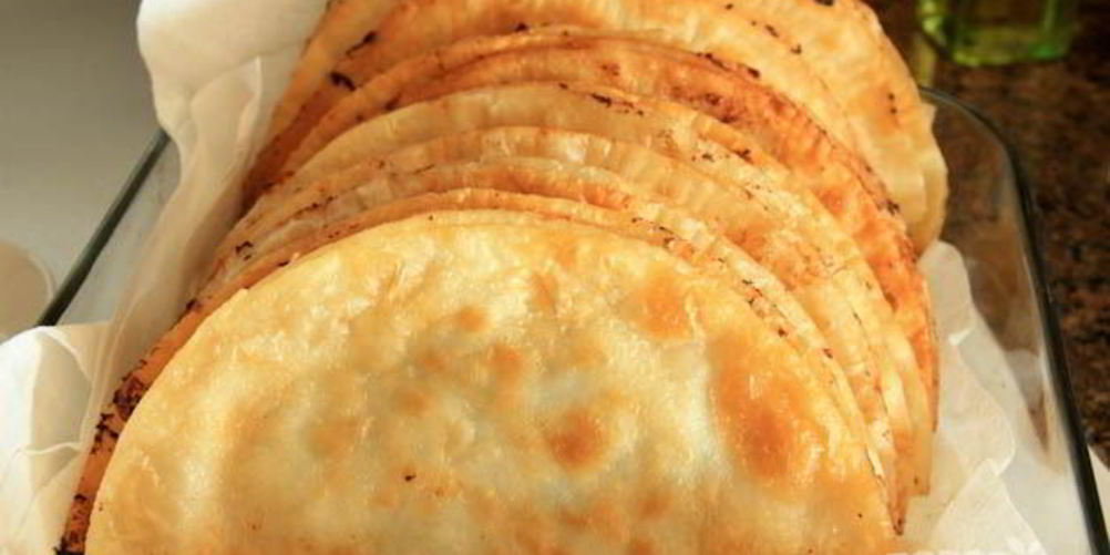 Как приготовить чебуреки с водкой