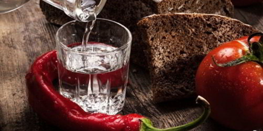 Как приготовить домашнюю водку из пшеницы