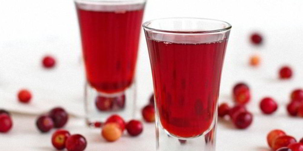 Как приготовить водку на клюкве