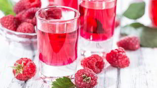 Рецепт Домашнего малинового ликера с апельсином