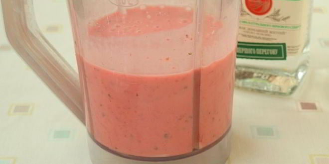 Рецепт клубничного ликера со сгущенкой