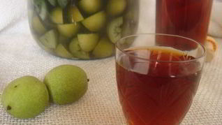 Рецепт Ликера из зеленых грецких орехов Ночино