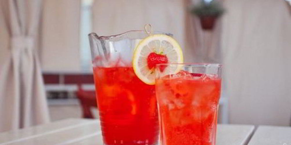 Как приготовить клубничный лимонад