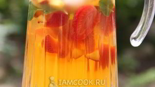 Рецепт Лимонада из зеленого чая с ягодами и фруктами