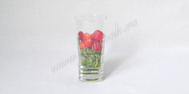 Рецепт клубничного мохито, безалкогольного