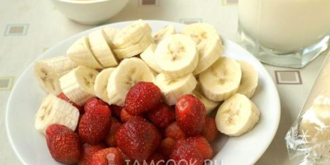 Рецепт клубнично-бананового молочный коктейль