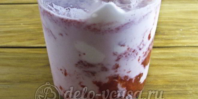 Рецепт молочного коктейля с клубникой и мороженым
