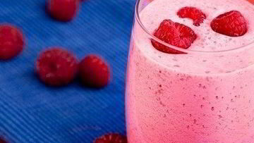 Рецепт Освежающего молочного коктейля с малиной