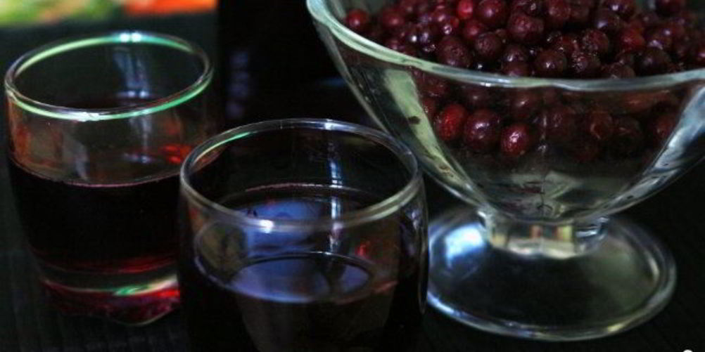 Как приготовить наливку из брусники