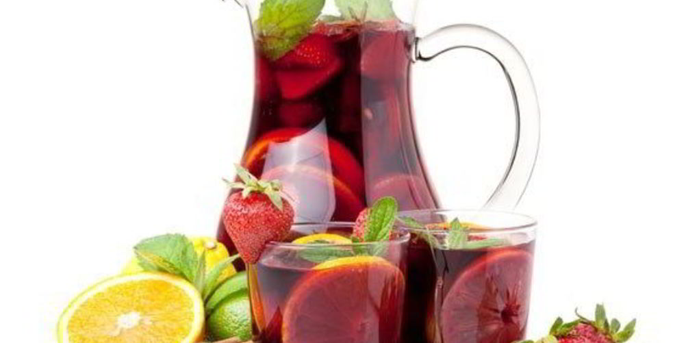 Как приготовить пунш со сливовым вином и ананасом