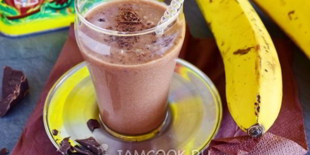 Как приготовить шоколадный смузи с бананом и кокосовым молоком