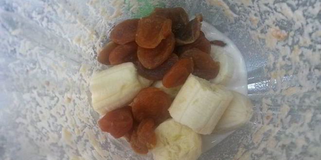 Рецепт смузей с бананами и курагой