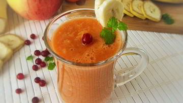 Рецепт Смузей с бананом и морковным соком