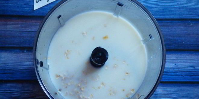 Рецепт смузей с овсянкой, бананом и клубникой