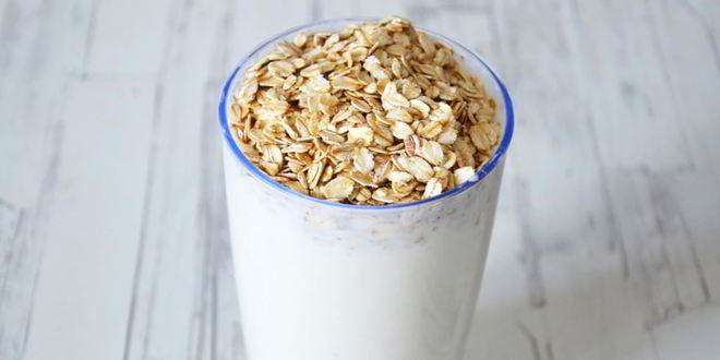 Рецепт смузей с овсяными хлопьями бананом