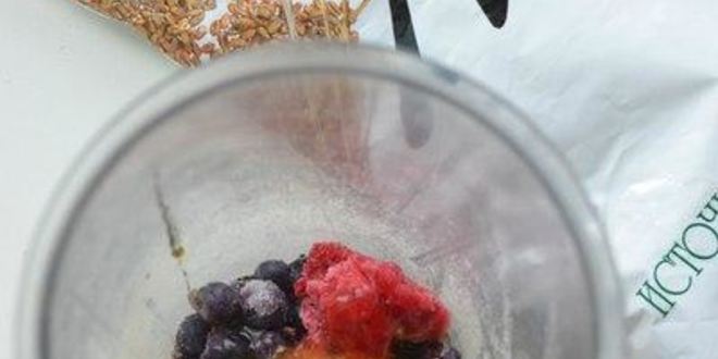 Рецепт ягодного коктейля с отрубями