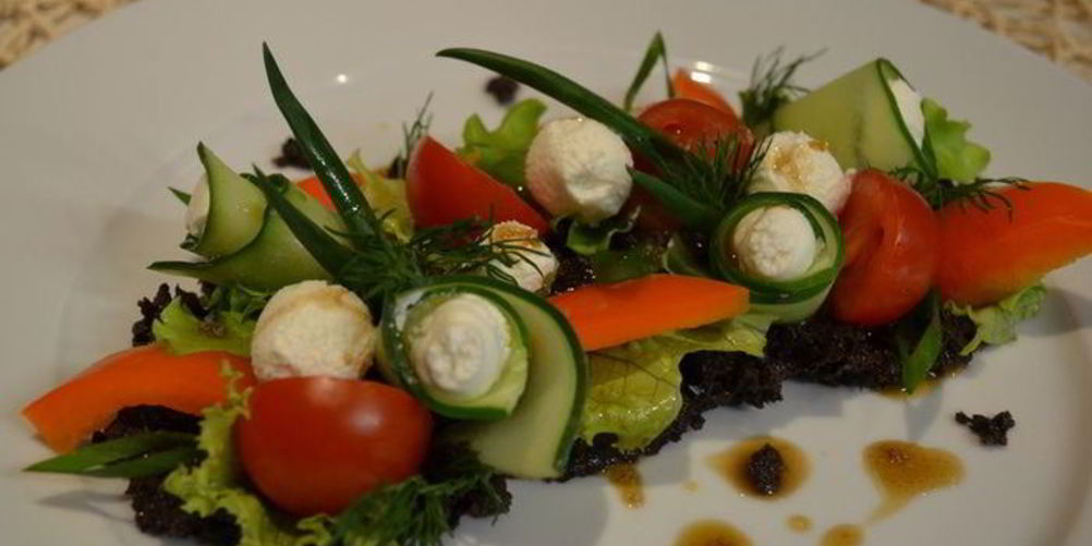 Как приготовить греческий салат по-новому