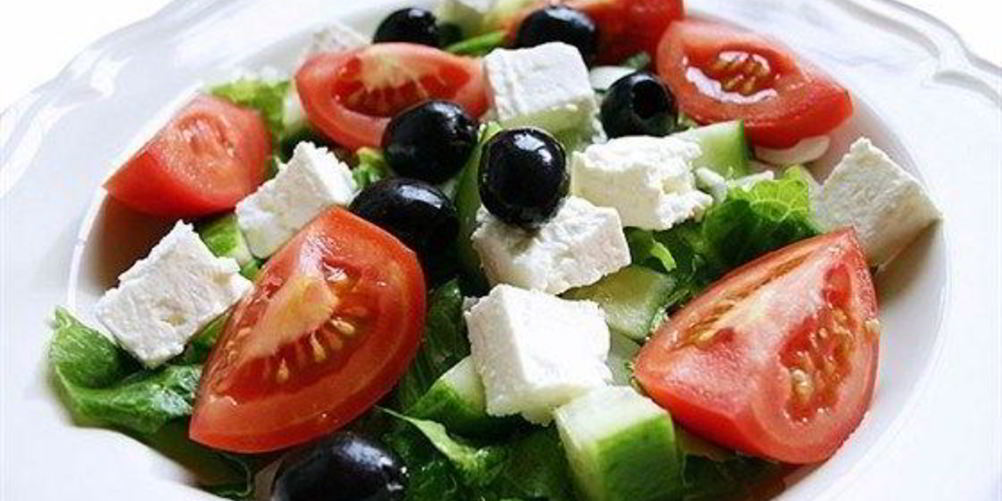 Как приготовить греческий салат с красным луком