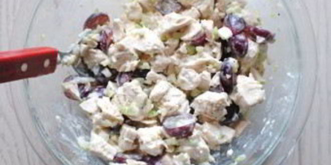 Рецепт греческого салата с курицей и йогуртом