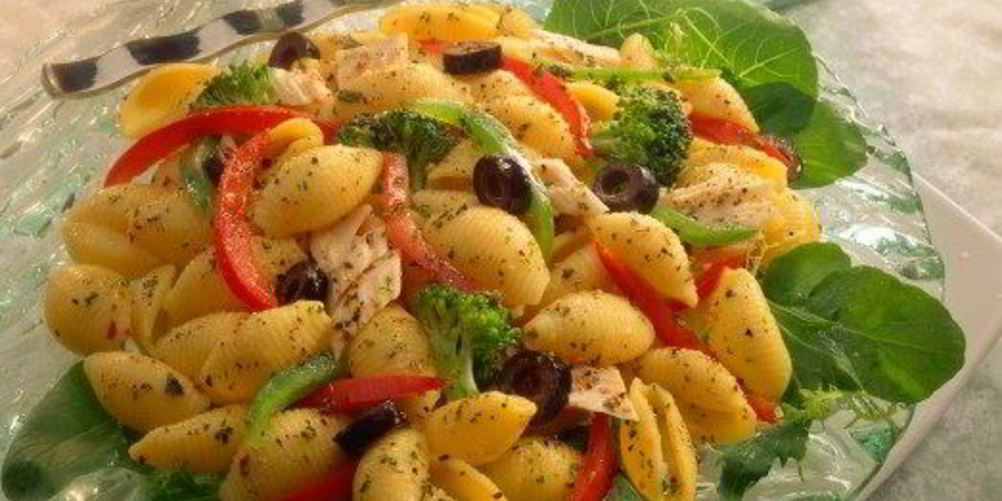 Как приготовить греческий салат с пастой и тунцом