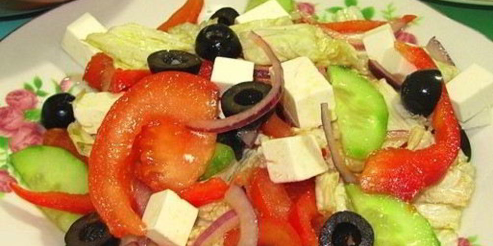 Как приготовить греческий салат с пекинской капустой