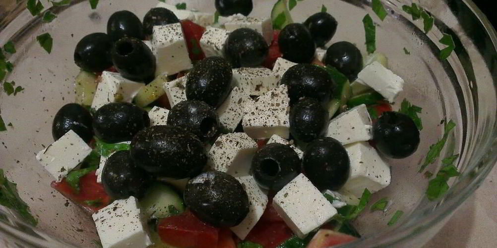 Как приготовить греческий салат с зеленью