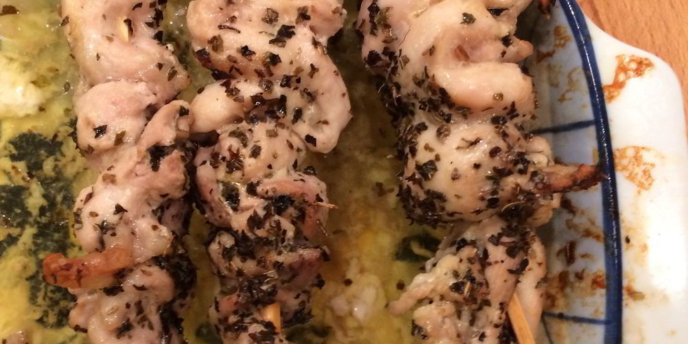 Как приготовить греческий ужин с курицей сувлаки и салатом из репы