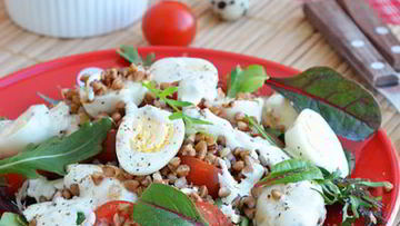 Рецепт Гречневого салата с перепелиными яйцами