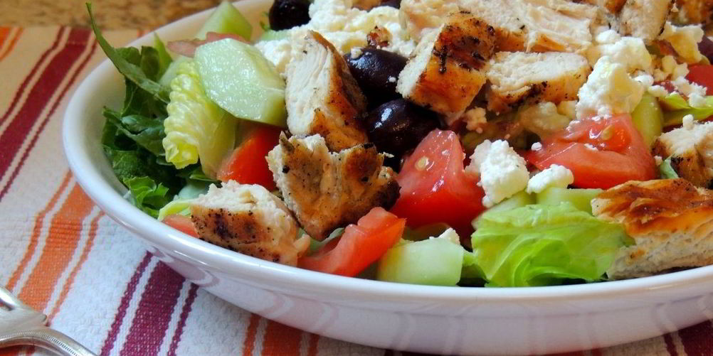 Как приготовить салат греческий с курицей