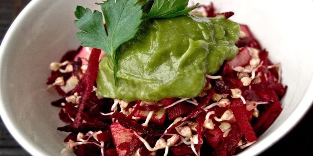Как приготовить салат из пророщенной гречки яблок и свеклы