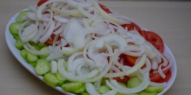 Рецепт грузинского салата с ореховой заправкой