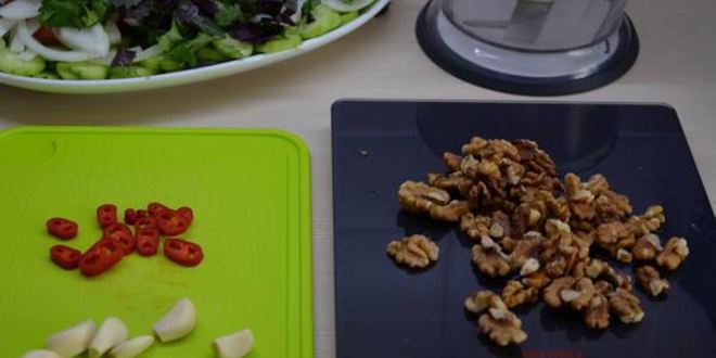 Рецепт грузинского салата с ореховой заправкой